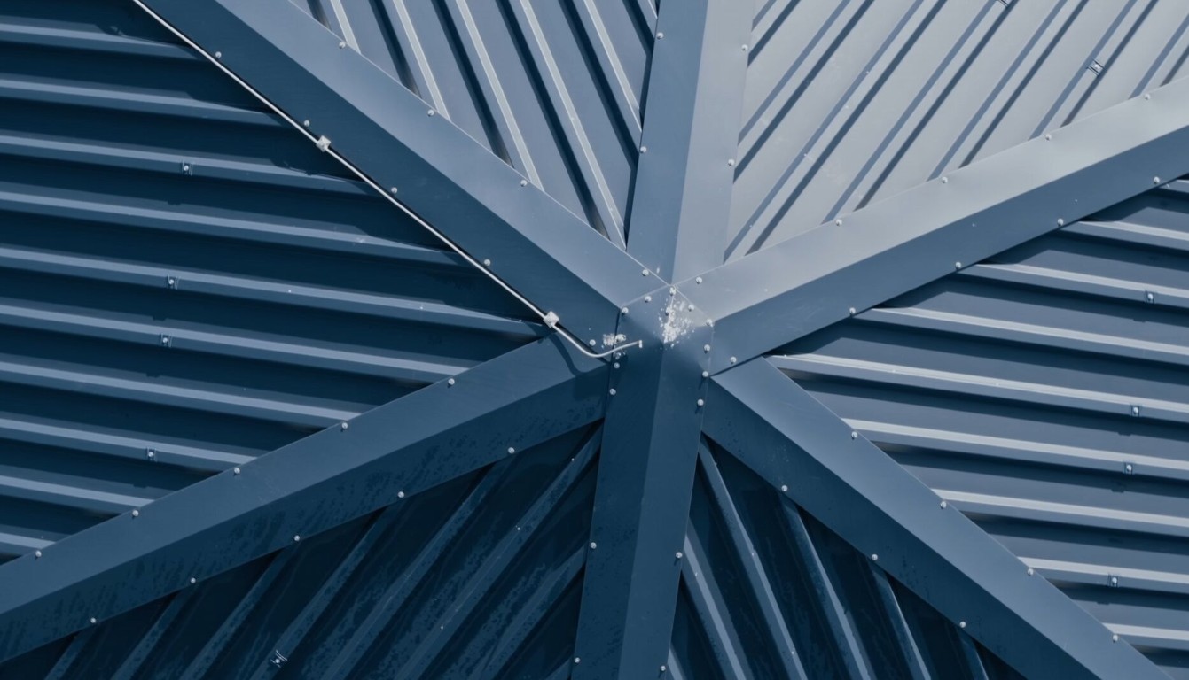 Professional roofing contractor work in Delano, CA